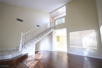 3440 Middle View Dr in Las Vegas, NV - Building Photo - Building Photo