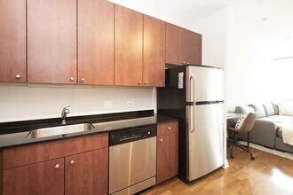 565 W Quincy St, Unit 1804 in Chicago, IL - Building Photo - Building Photo