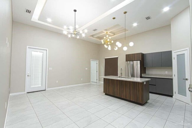 15 Garman St in Edinburg, TX - Building Photo - Building Photo