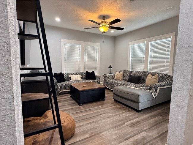 7334 Texas St in Houston, TX - Building Photo - Building Photo