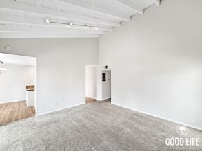 17123 W Bernardo Dr in San Diego, CA - Building Photo - Building Photo