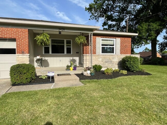 3428 Harwinton Ln in Cincinnati, OH - Building Photo - Building Photo