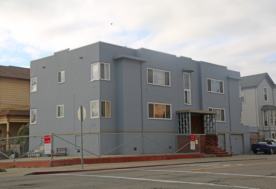 1241 E 18th St in Oakland, CA - Building Photo