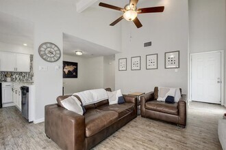 1701 Timber Brush Trail in Austin, TX - Building Photo - Building Photo