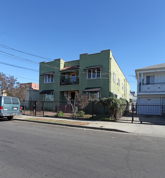 1216 N Kenmore Ave in Los Angeles, CA - Building Photo