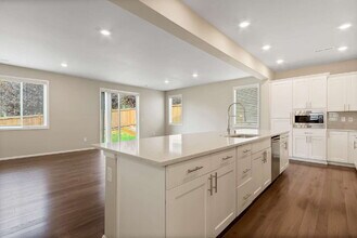 20232 SE 263rd Pl in Covington, WA - Building Photo - Building Photo