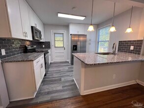 611 Rue Max St in Pensacola, FL - Building Photo - Building Photo