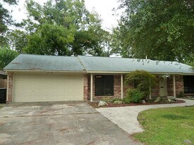 9122 Western Dr in Houston, TX - Building Photo