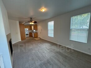 7877 Carione Walk in Sacramento, CA - Building Photo - Building Photo