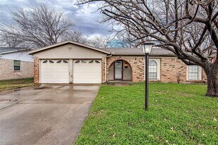 208 Chevy Chase Dr in Fort Worth, TX - Building Photo