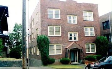 Sargent Apartments in Seattle, WA - Building Photo - Building Photo