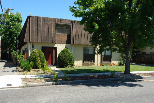 1514 Brookvale Dr in San Jose, CA - Foto de edificio - Building Photo