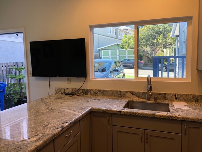 155 14th St in Pacific Grove, CA - Building Photo - Building Photo