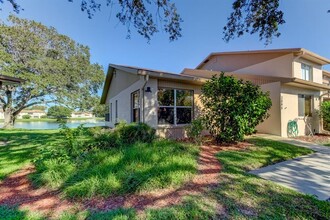 3845 Sailmaker Ln in Holiday, FL - Foto de edificio - Building Photo