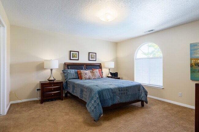 Sterling Pointe Apartments