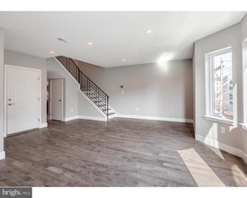 914 N 16th St-Unit -C in Philadelphia, PA - Building Photo - Building Photo