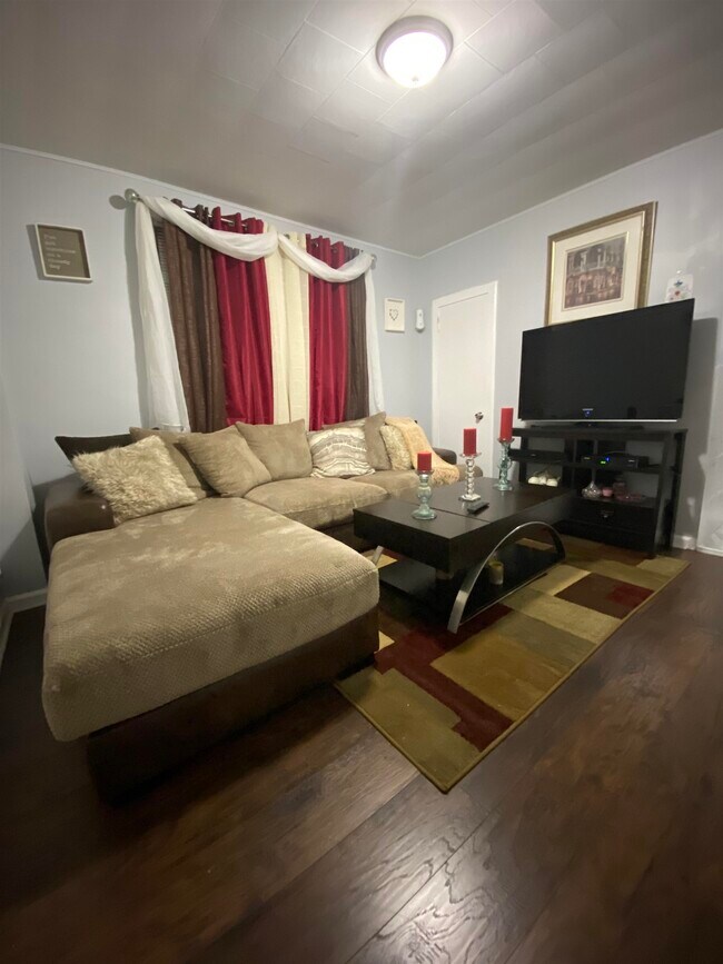 72 W 13th St in Bayonne, NJ - Building Photo - Building Photo