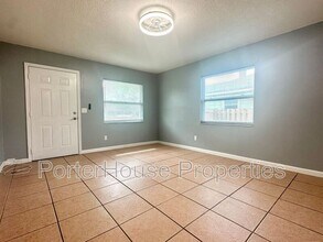 2437 S Mills Ave in Orlando, FL - Building Photo - Building Photo