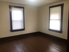 1517 Harrisburg Rd NE in Canton, OH - Building Photo - Building Photo
