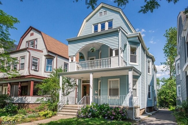 207 Hillside Ave in Glen Ridge, NJ - Foto de edificio - Building Photo