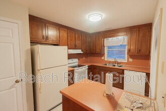 1335 Melanie Ln in Myrtle Beach, SC - Foto de edificio - Building Photo