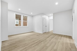 36 Dunwoodie St in Yonkers, NY - Building Photo - Building Photo