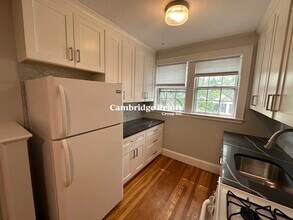 8 Ellery St in Cambridge, MA - Building Photo - Building Photo