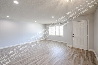 10534 E Mercer Ln in Scottsdale, AZ - Building Photo - Building Photo