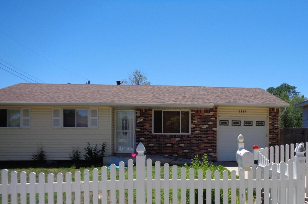 2597 Naples Dr in Colorado Springs, CO - Building Photo