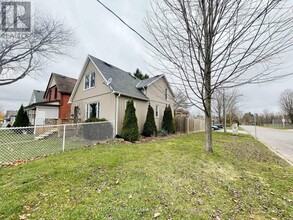 64 Edward St in St Thomas, ON - Building Photo - Building Photo