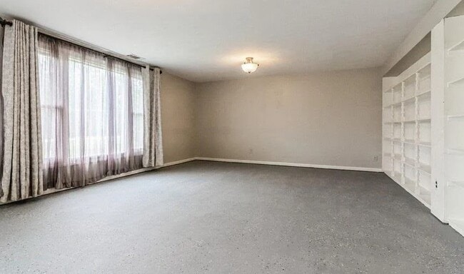 8690 Olson Rd in Belvidere, IL - Building Photo - Building Photo