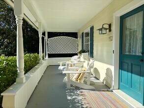 63 Kings Hwy N in Westport, CT - Foto de edificio - Building Photo
