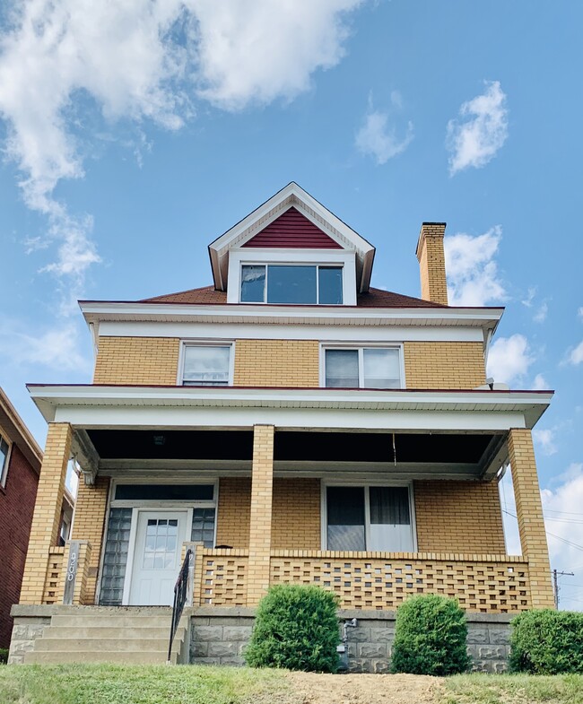 200 Princeton Ave, Unit 2