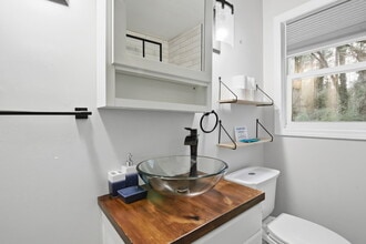 1373 Benteen Way SE in Atlanta, GA - Building Photo - Building Photo