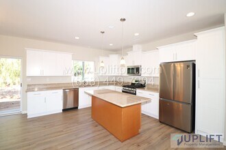 1102 Elm St in Ramona, CA - Building Photo - Building Photo