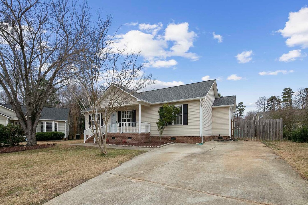 112 Blackthorne Pl in Garner, NC - Building Photo