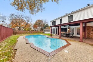 509 Newberry St in Grand Prairie, TX - Building Photo