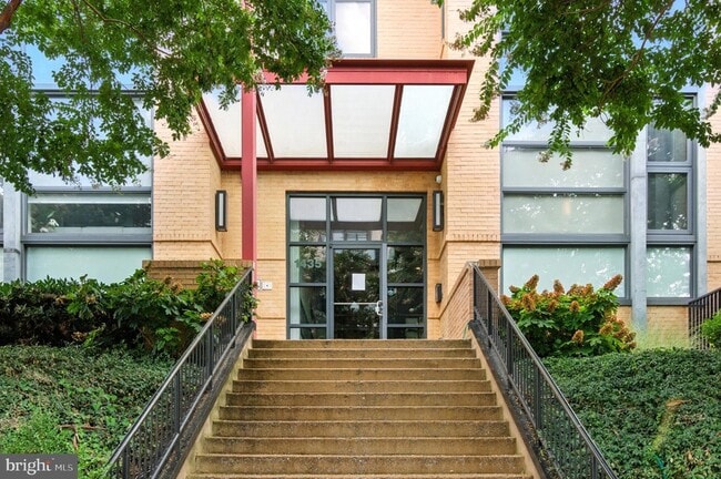 property at 1435 Chapin St NW