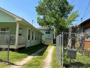 2313 Everett St in Houston, TX - Foto de edificio - Building Photo
