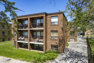 25 Hotspur Rd in Toronto, ON - Building Photo - Building Photo