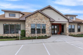 Bella Vista in Alton, TX - Building Photo - Building Photo