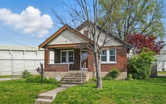 198 W Ross Ave in Cincinnati, OH - Building Photo