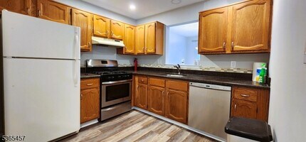 1150 W St Georges Ave in Linden, NJ - Building Photo - Building Photo