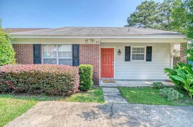 property at 814 Jamestown Ct