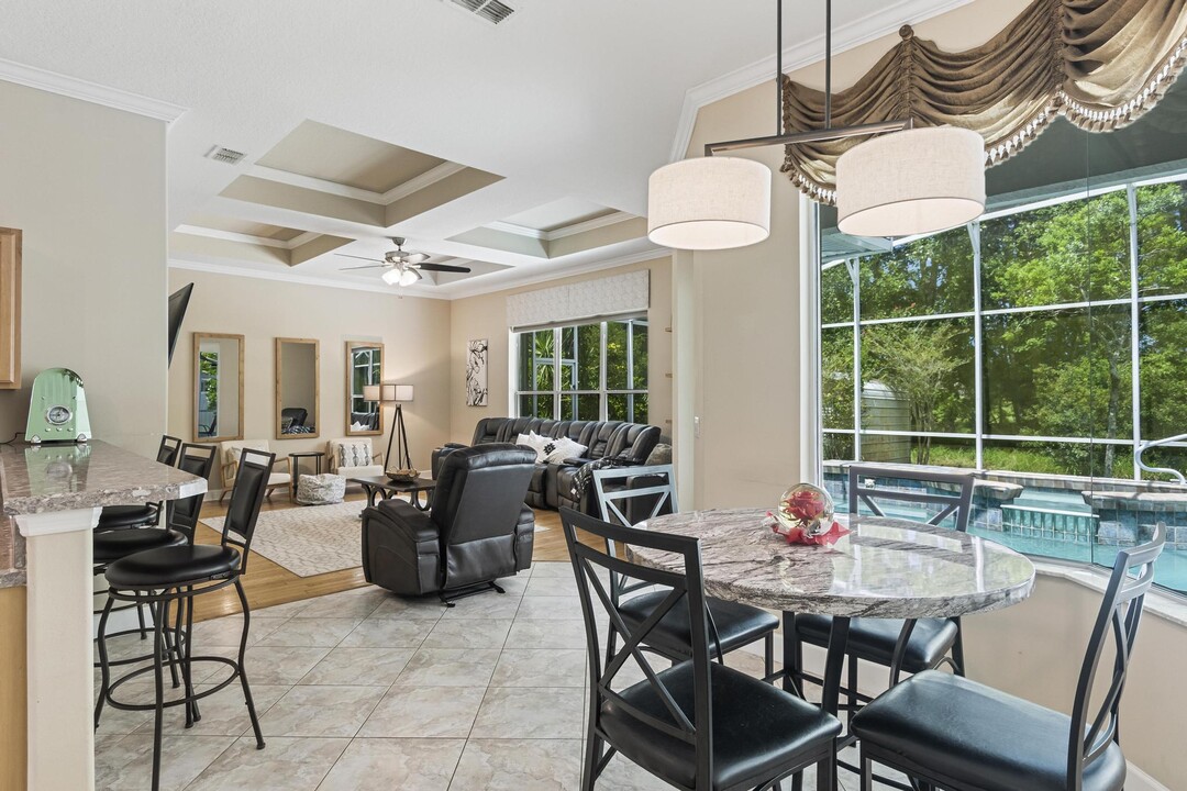 19 Evans Dr in Palm Coast, FL - Foto de edificio