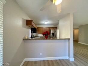 2101 Sealion Dr in Las Vegas, NV - Building Photo - Building Photo