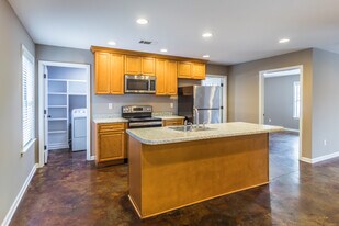 3570 Spottswood Ave in Memphis, TN - Building Photo