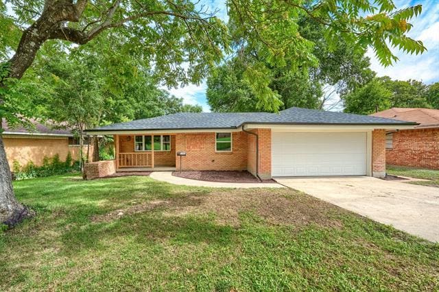 1048 Indian Creek Trail in Dallas, TX - Building Photo - Building Photo