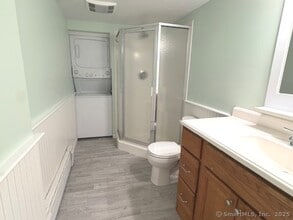 96 Highland Ave in Branford, CT - Building Photo - Building Photo