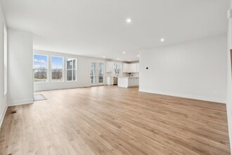 22980 Running Whisper Ct in Ashburn, VA - Building Photo - Building Photo